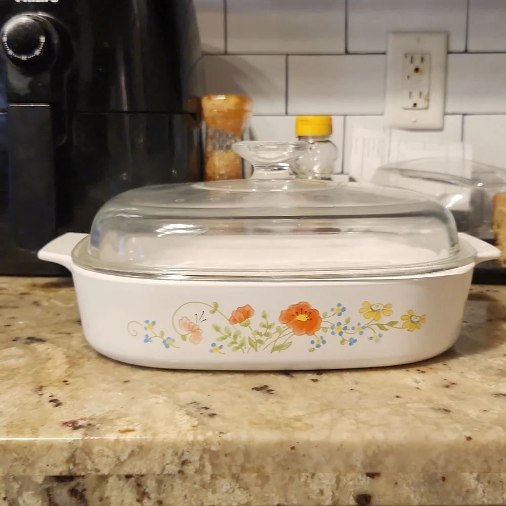 Corningware - Picture 1 of 2
